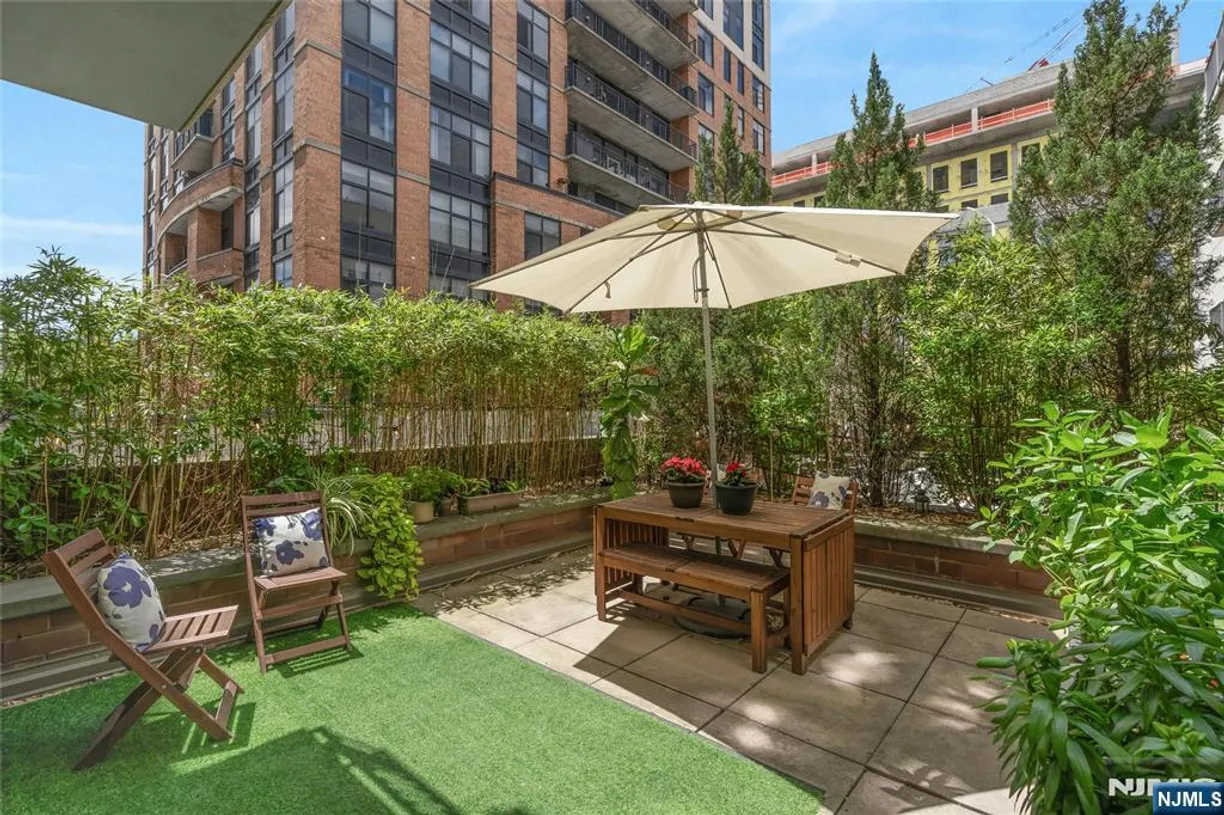 Jersey City/Hoboken Real Estate | View 601 Observer, 204 | 2 Beds, 2 Baths