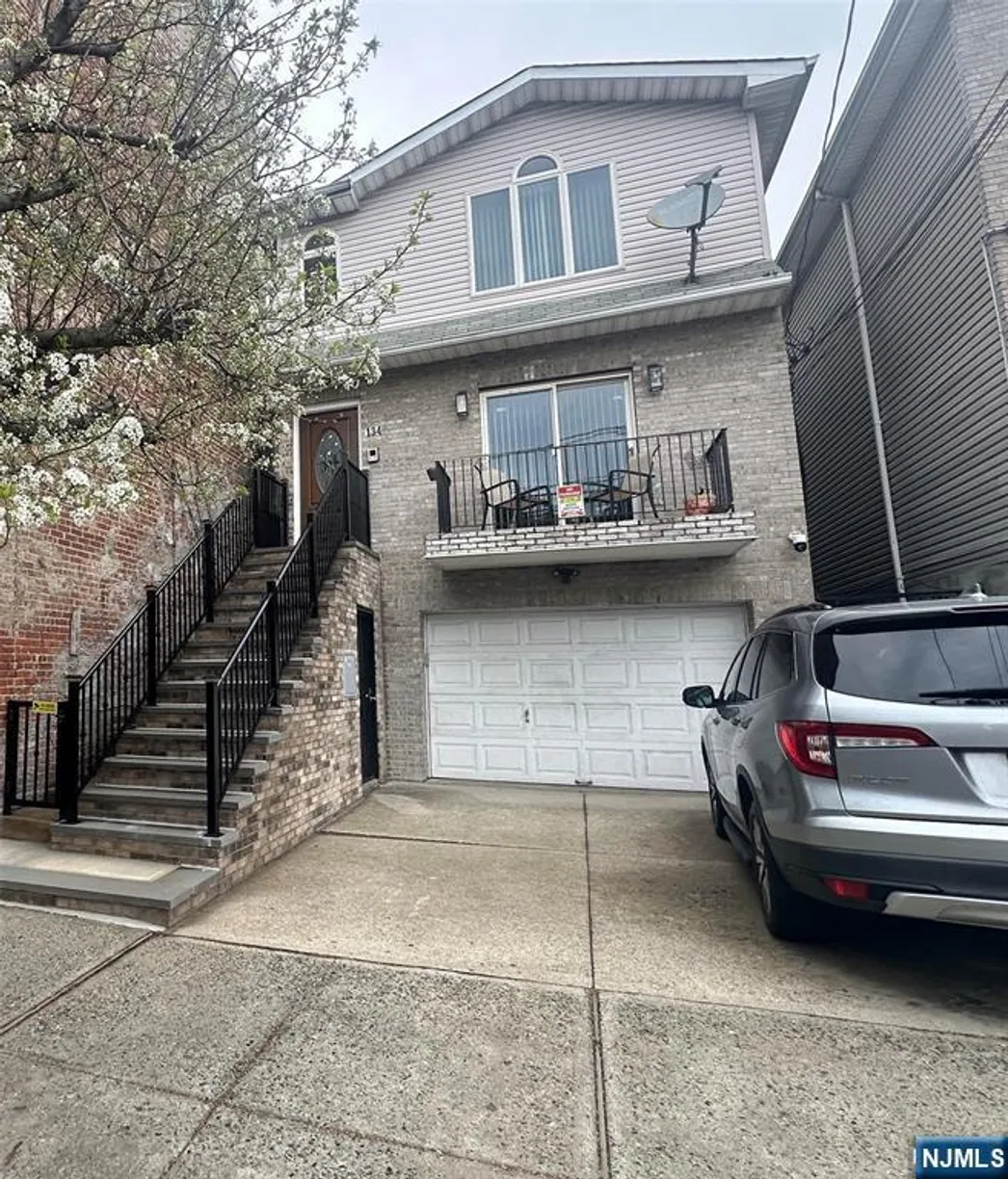 Jersey City/Hoboken Real Estate | View 134 71st, 2 | 3 Beds, 2 Baths