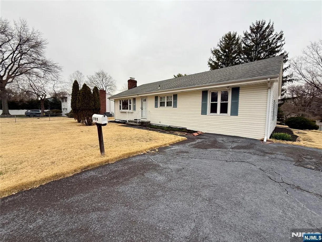 Bergen County Real Estate | View 705 Prospect | 2 Beds, 2 Baths