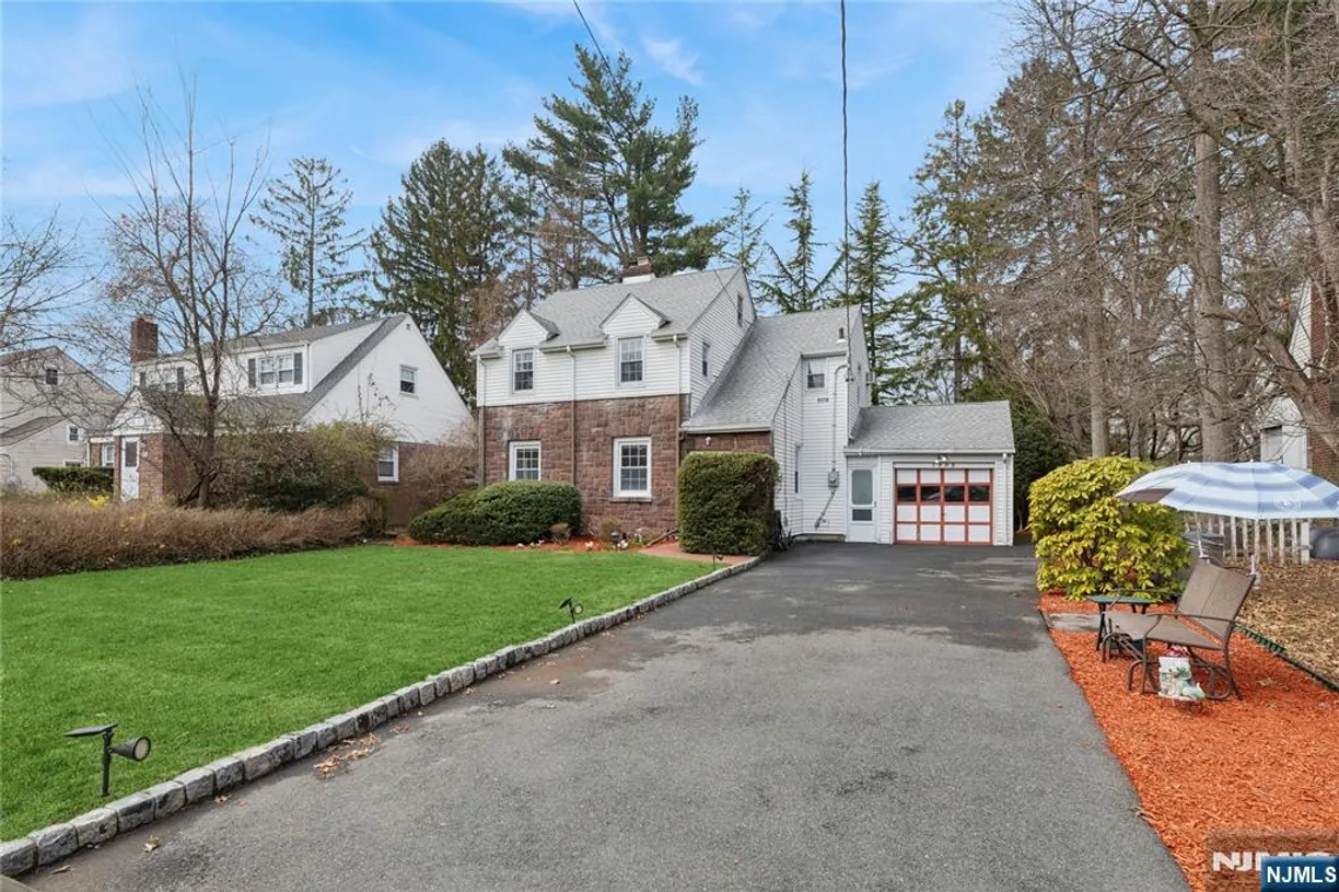 Bergen County Real Estate | View 1372 River | 3 Beds, 3 Baths