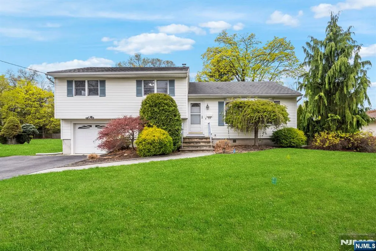 Jersey City/Hoboken Real Estate | View 69 Allen | 3 Beds, 2 Baths
