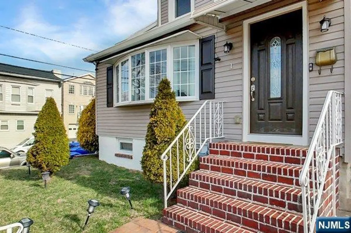 Jersey City/Hoboken Real Estate | View 1 Pine | Listing
