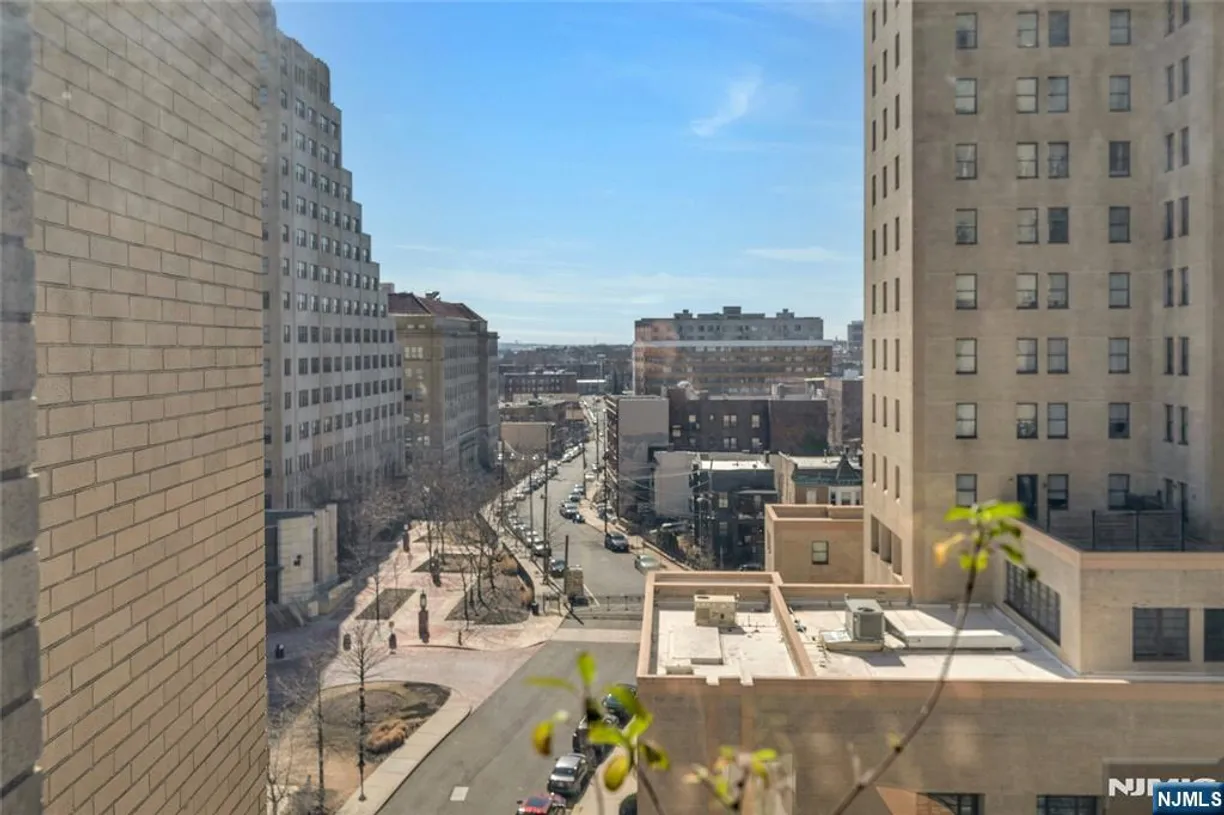 Jersey City/Hoboken Real Estate | View 4 Beacon, 521 | Listing