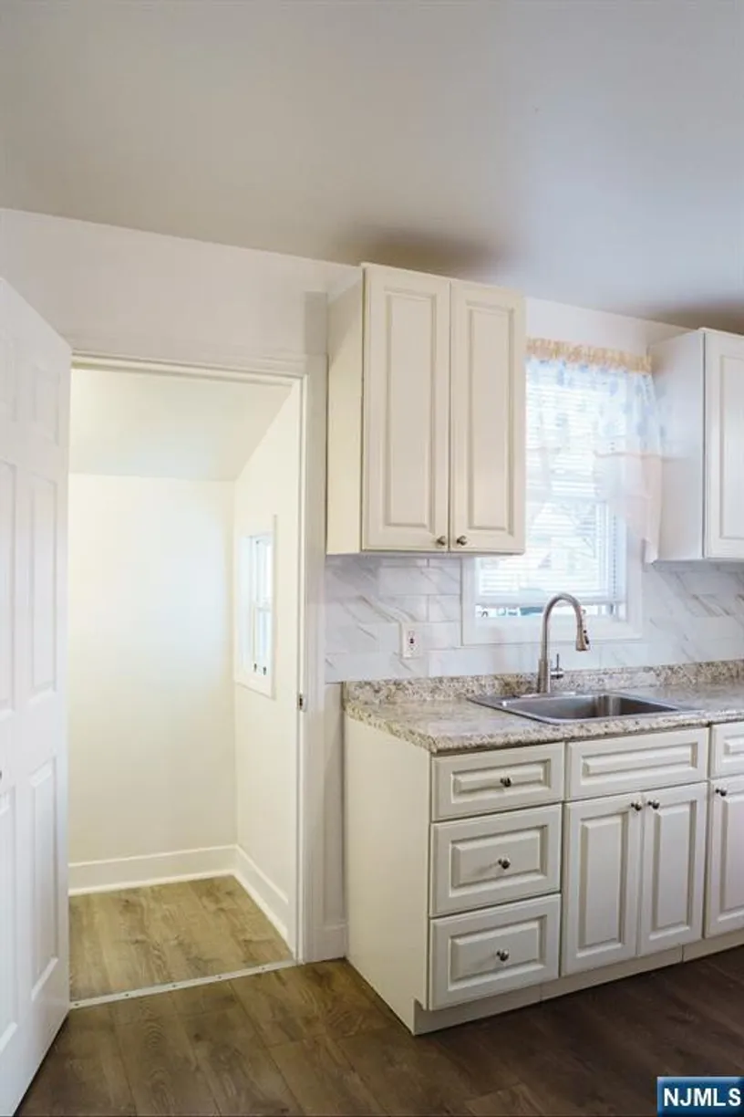 Jersey City/Hoboken Real Estate | View 393 Highland | Listing
