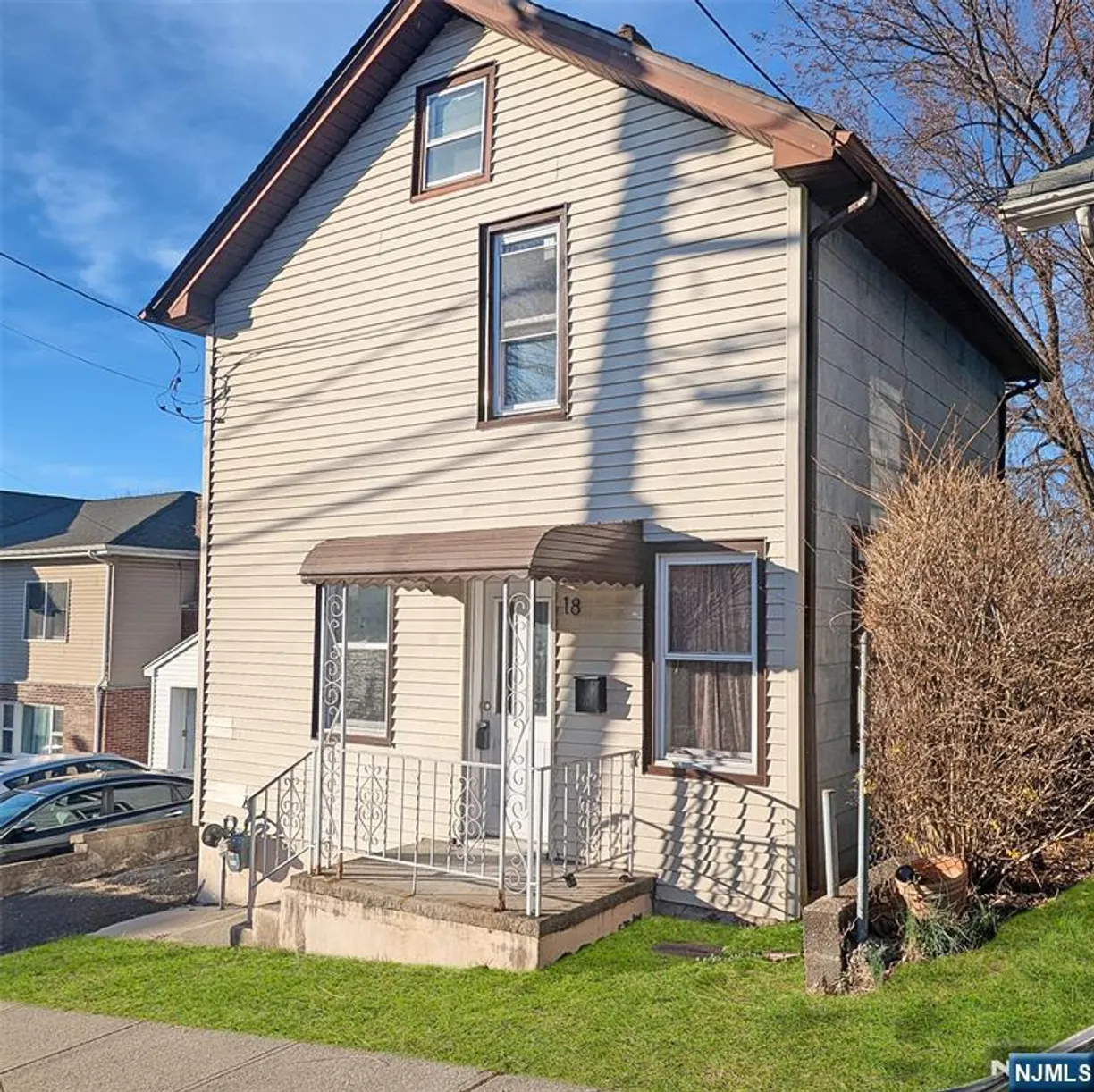 Jersey City/Hoboken Real Estate | View 18 Cedarhurst | 2 Beds, 1 Bath