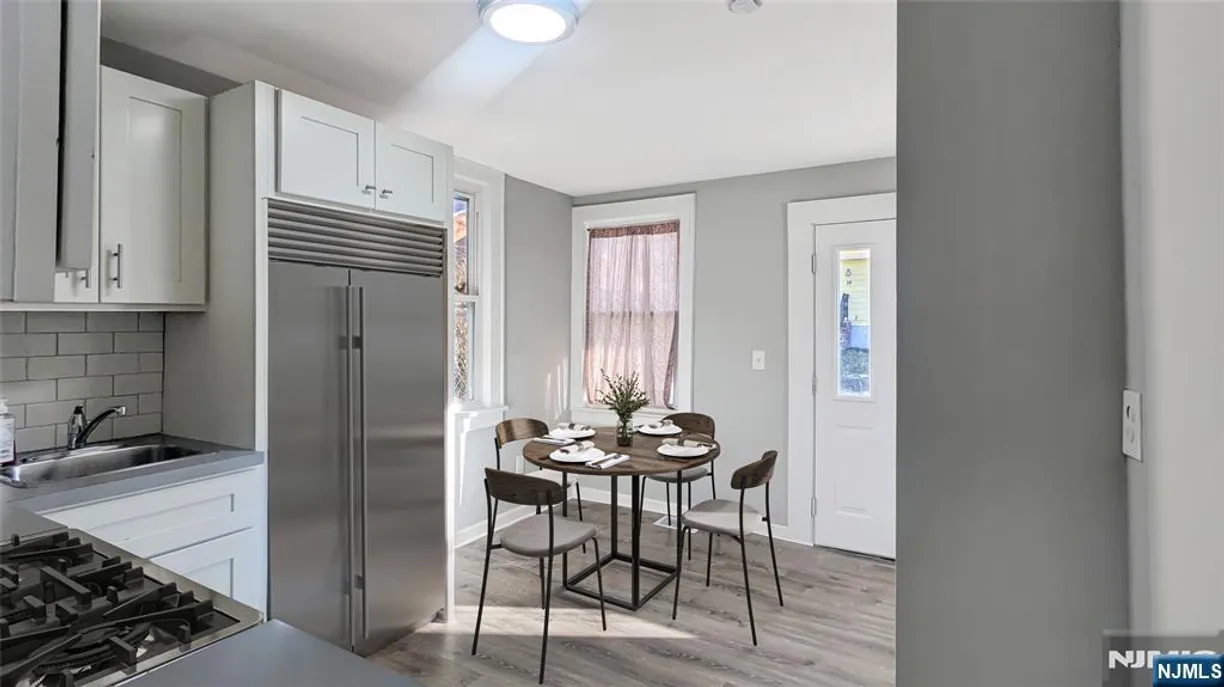 Jersey City/Hoboken Real Estate | View 18 Cedarhurst | Listing