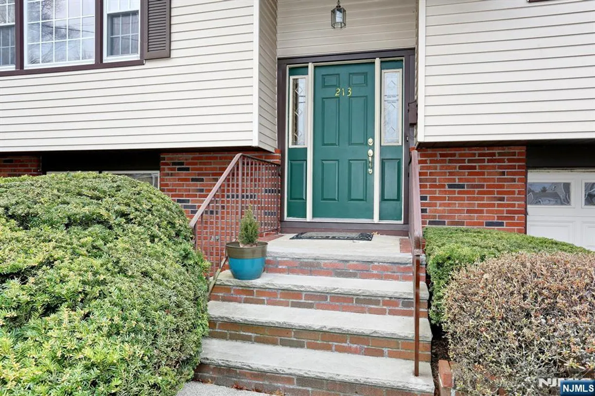 Bergen County Real Estate | View 213 Lincoln | Listing