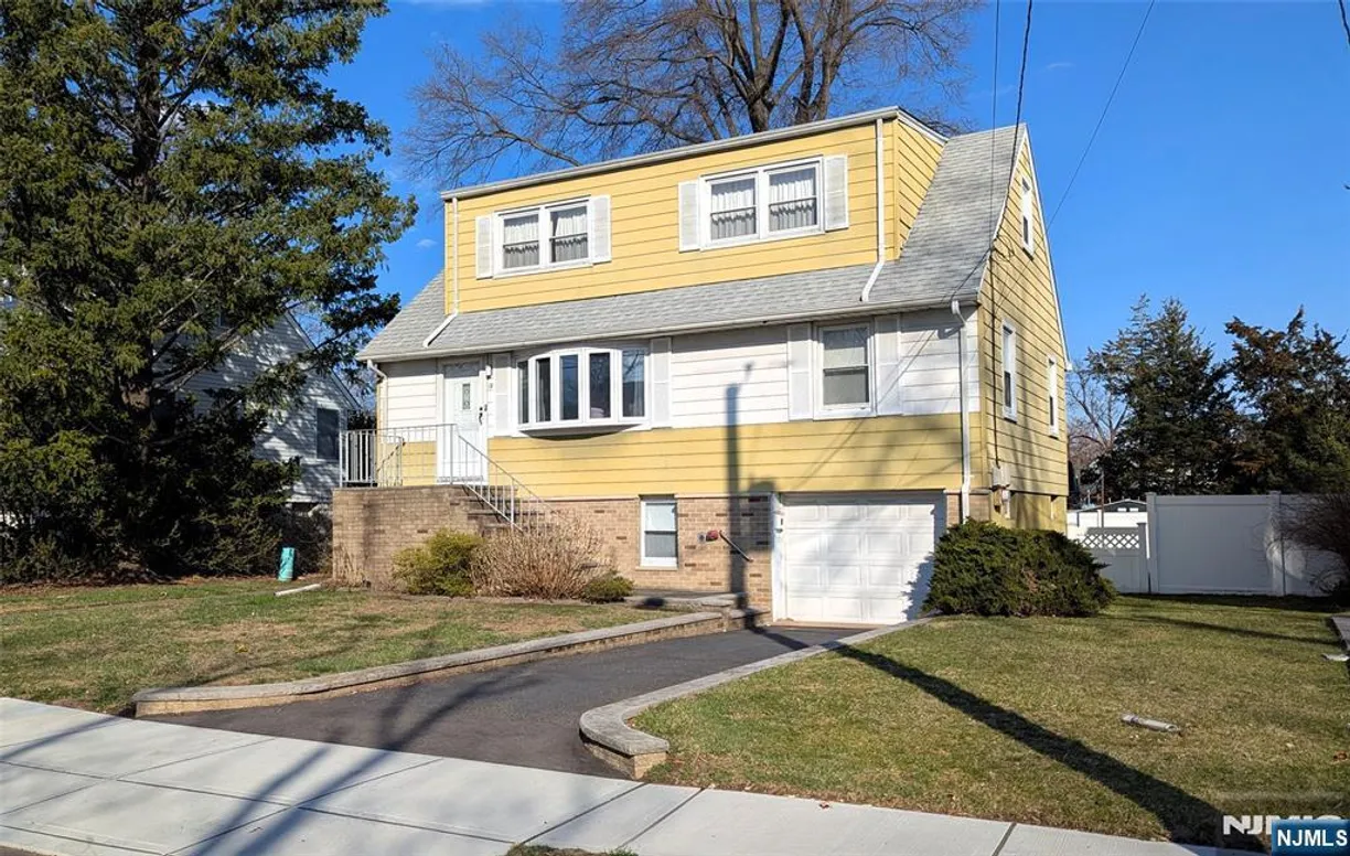 Bergen County Real Estate | View 19 Velock | 3 Beds, 2 Baths
