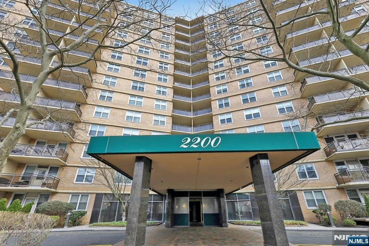 Bergen County Real Estate | View 2200 Central, 1N | 1 Bed, 1 Bath