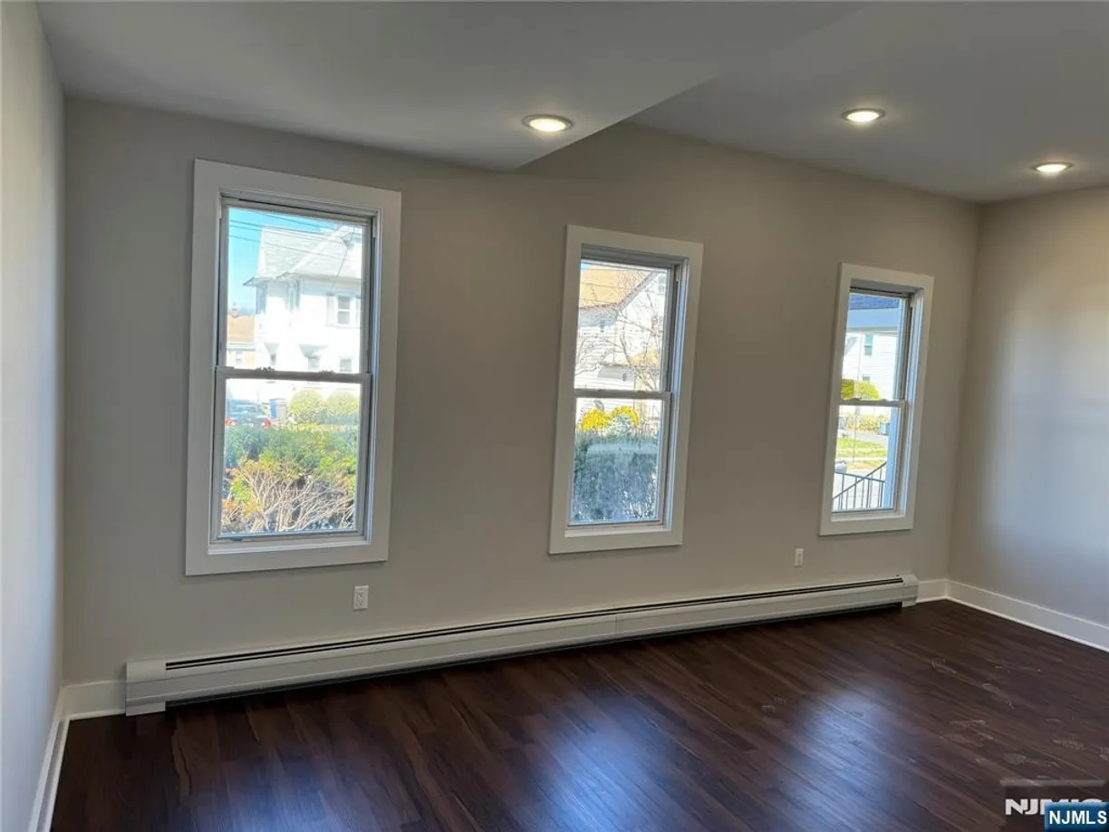 Bergen County Real Estate | View 194 Everett, 1 | Listing