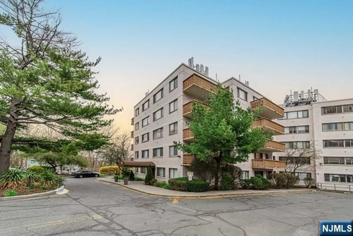 Bergen County Real Estate | View 1375 River, 3G | Listing