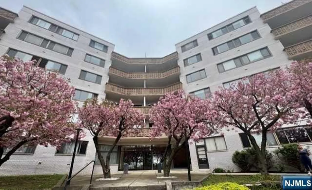 Bergen County Real Estate | View 1375 River, 3G | 1 Bed, 1 Bath