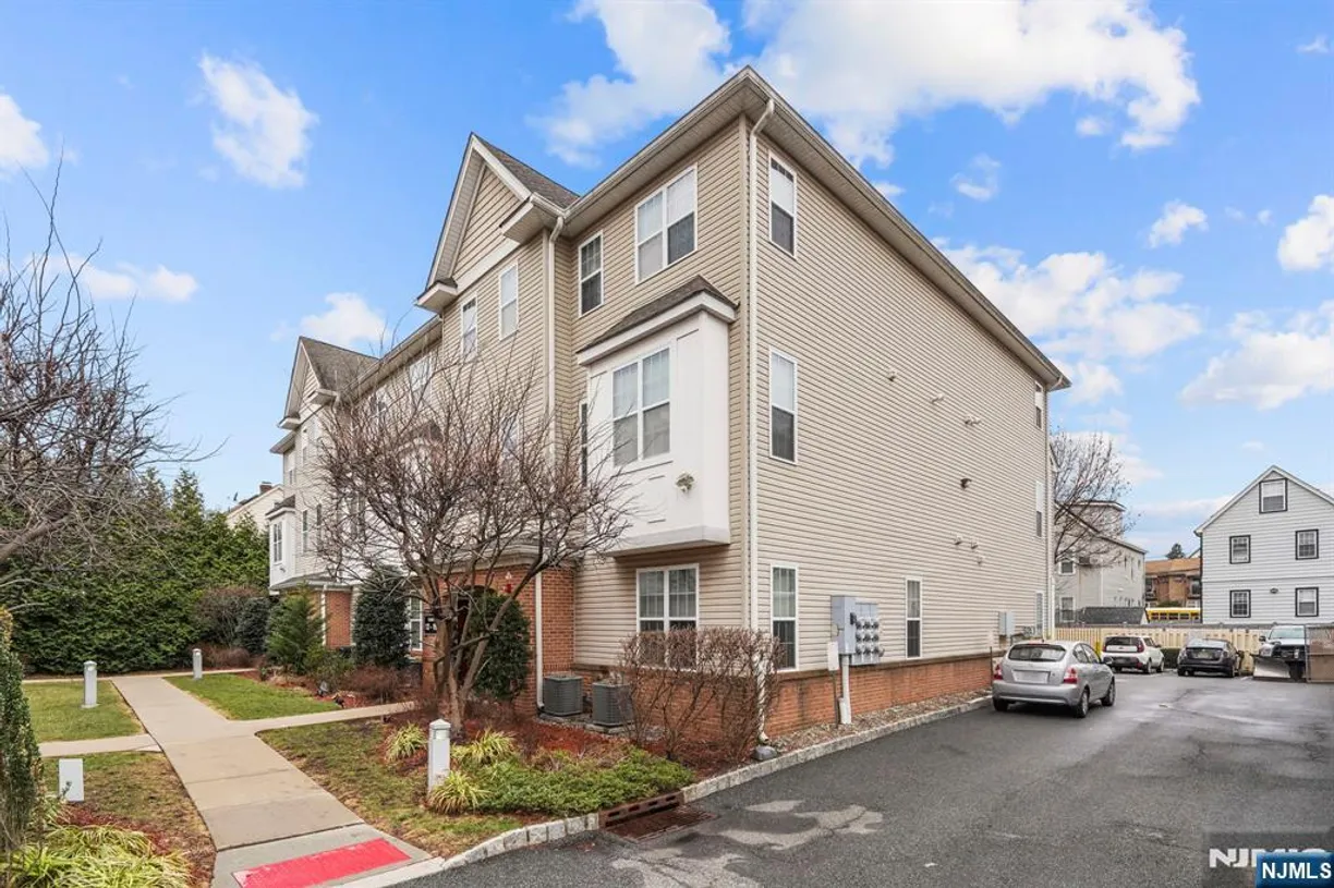 Jersey City/Hoboken Real Estate | View 410 Howe, 14 | 2 Beds, 2 Baths