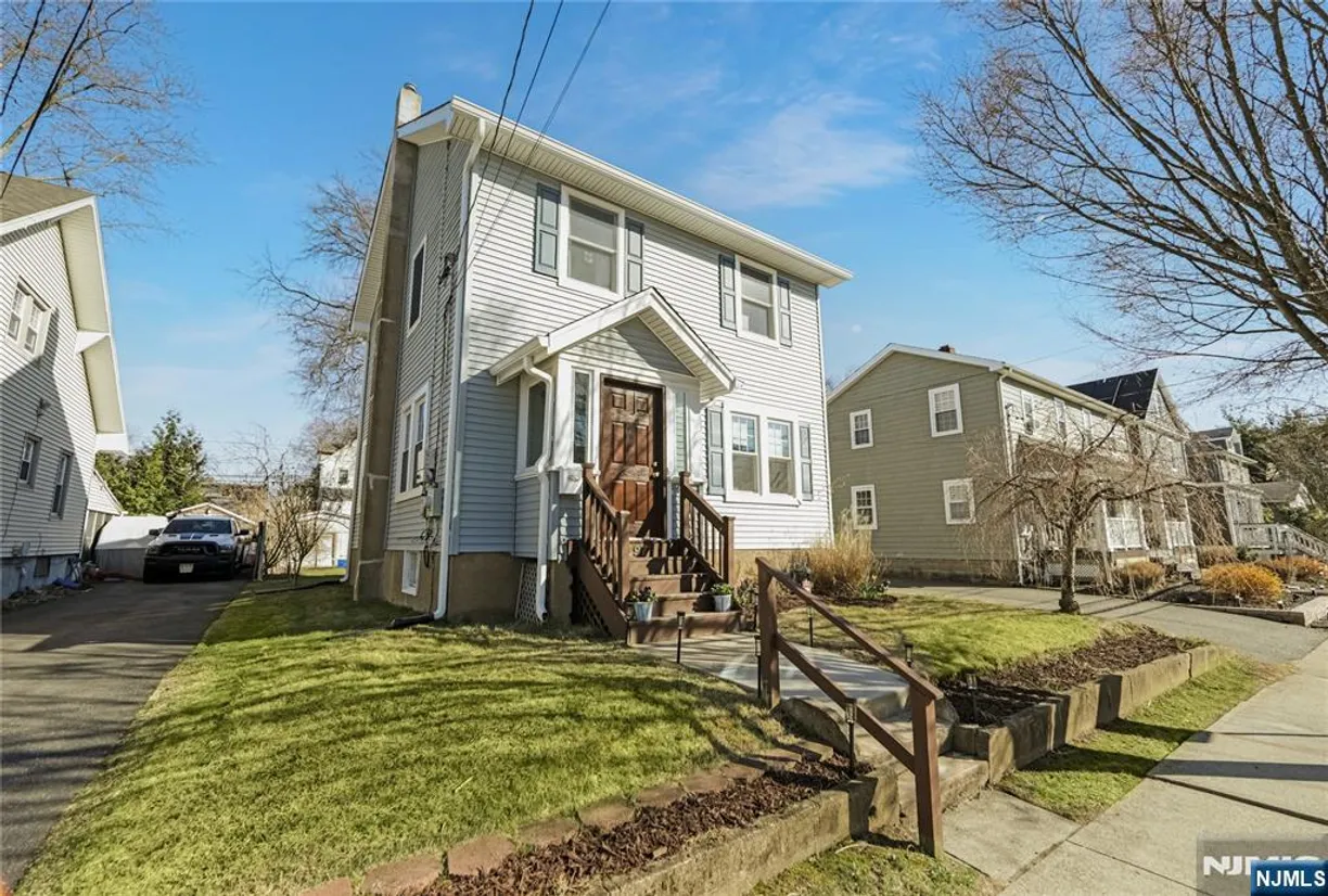 Bergen County Real Estate | View 497 4th | 5 Beds, 2 Baths