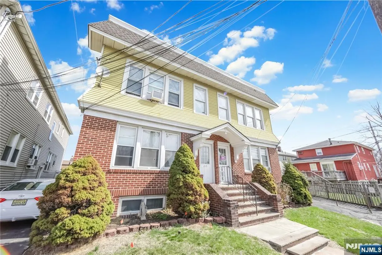 Jersey City/Hoboken Real Estate | View 215 Seeley | Listing