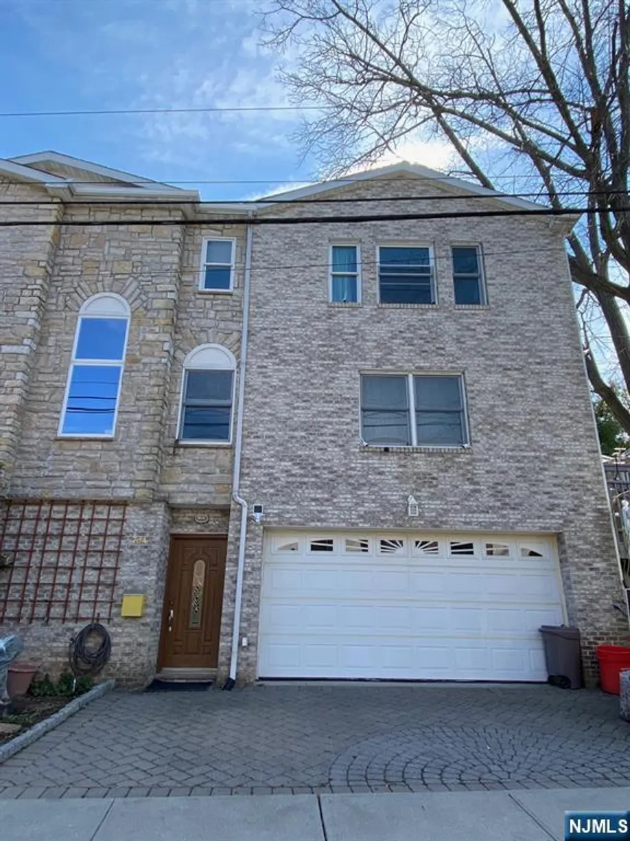 Bergen County Real Estate | View 764 Jefferson, C0764 | 3 Beds, 3 Baths