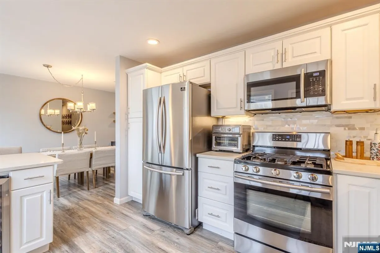 Jersey City/Hoboken Real Estate | View 102 Livingston | 3 Beds, 2 Baths