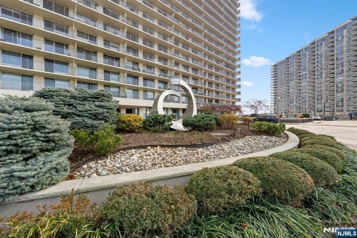 Bergen County Real Estate | View 1530 Palisade, 31N | 1 Bed, 1 Bath