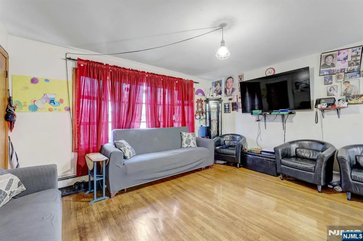 Jersey City/Hoboken Real Estate | View 225 Cleveland | Listing