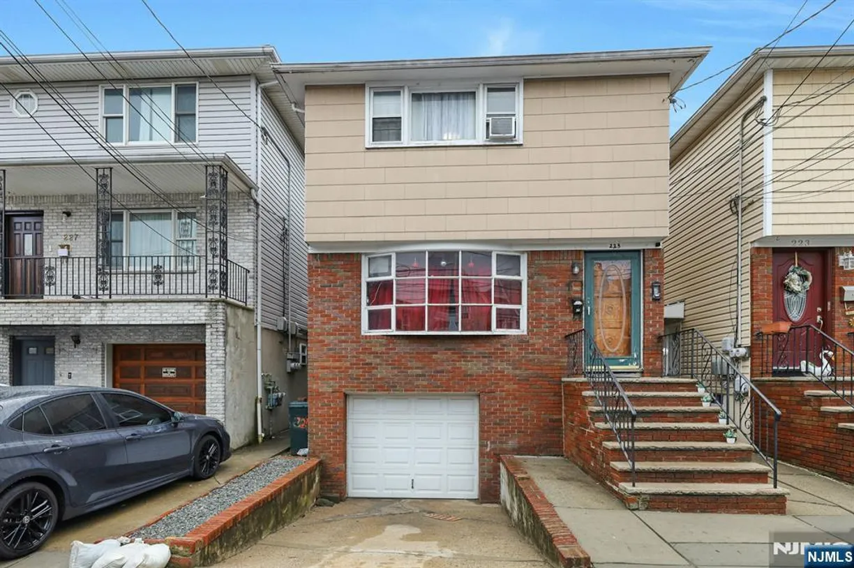 Jersey City/Hoboken Real Estate | View 225 Cleveland | 3 Baths