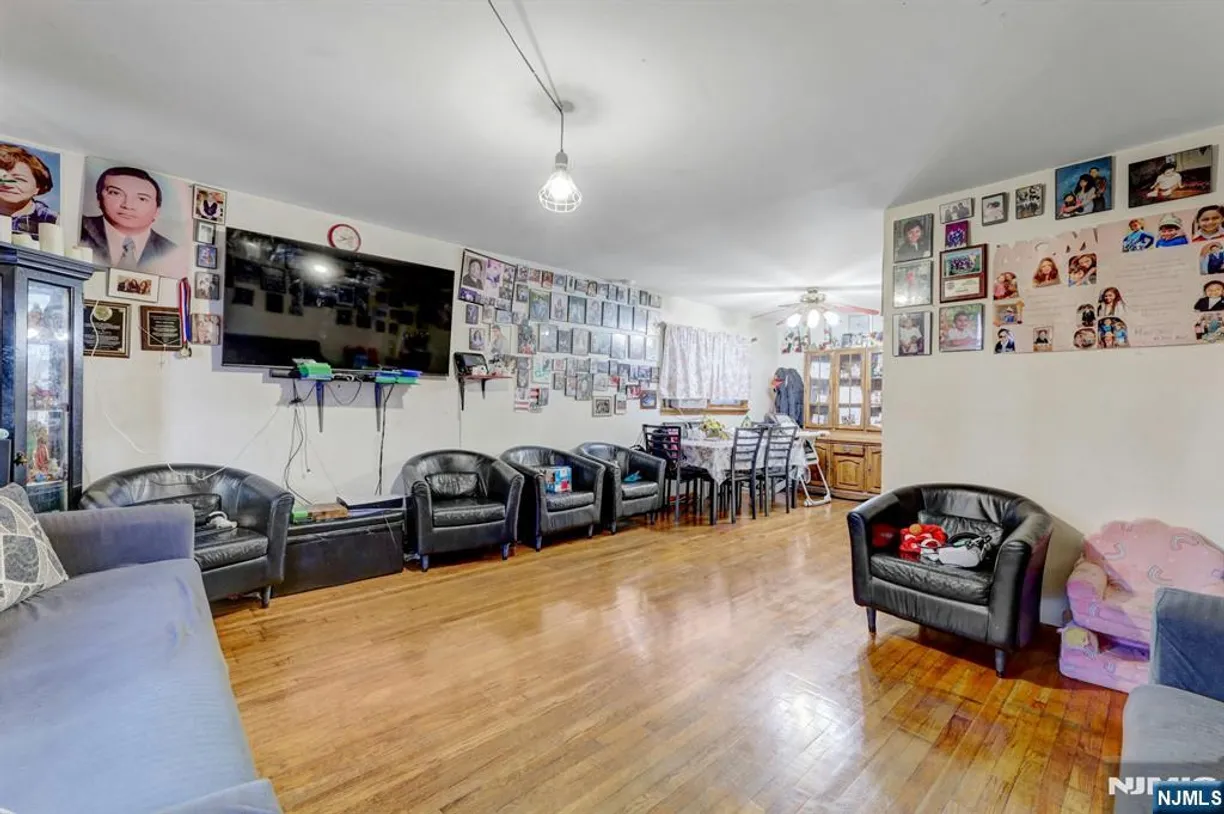 Jersey City/Hoboken Real Estate | View 225 Cleveland | Listing