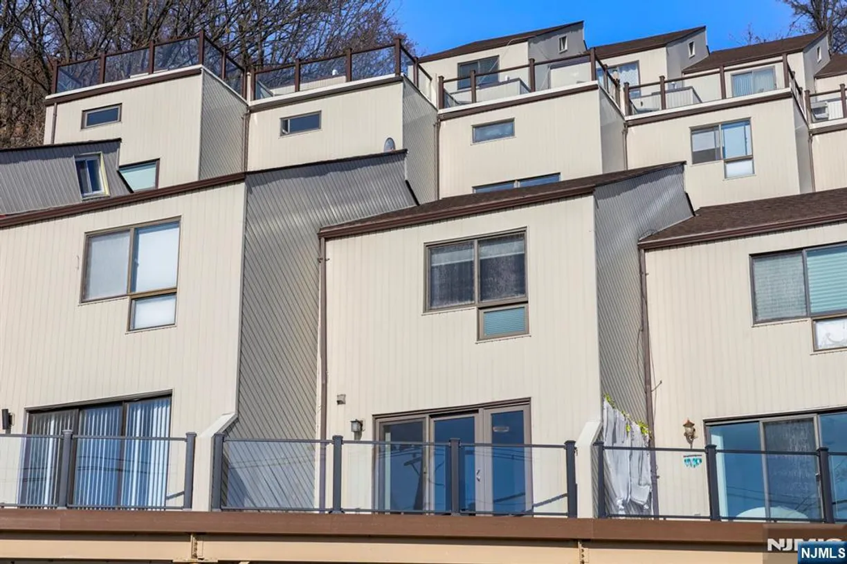 Bergen County Real Estate | View 1110 River, 104 | 2 Beds, 1 Bath