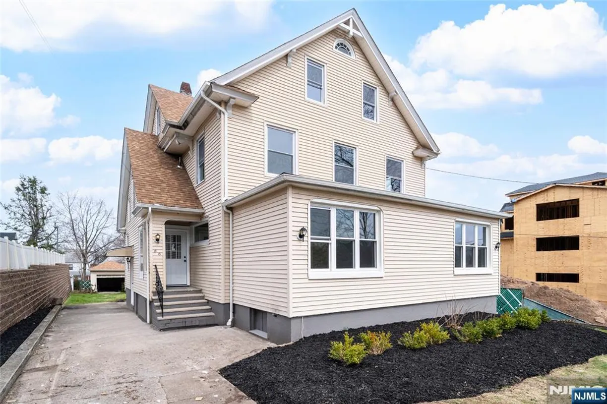 Jersey City/Hoboken Real Estate | View 82 Boulevard | 2 Baths