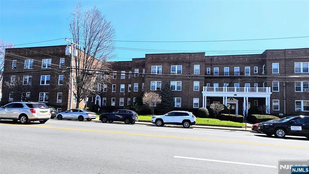 Bergen County Real Estate | View 975-995 Teaneck, 1M | 1 Bed, 1 Bath