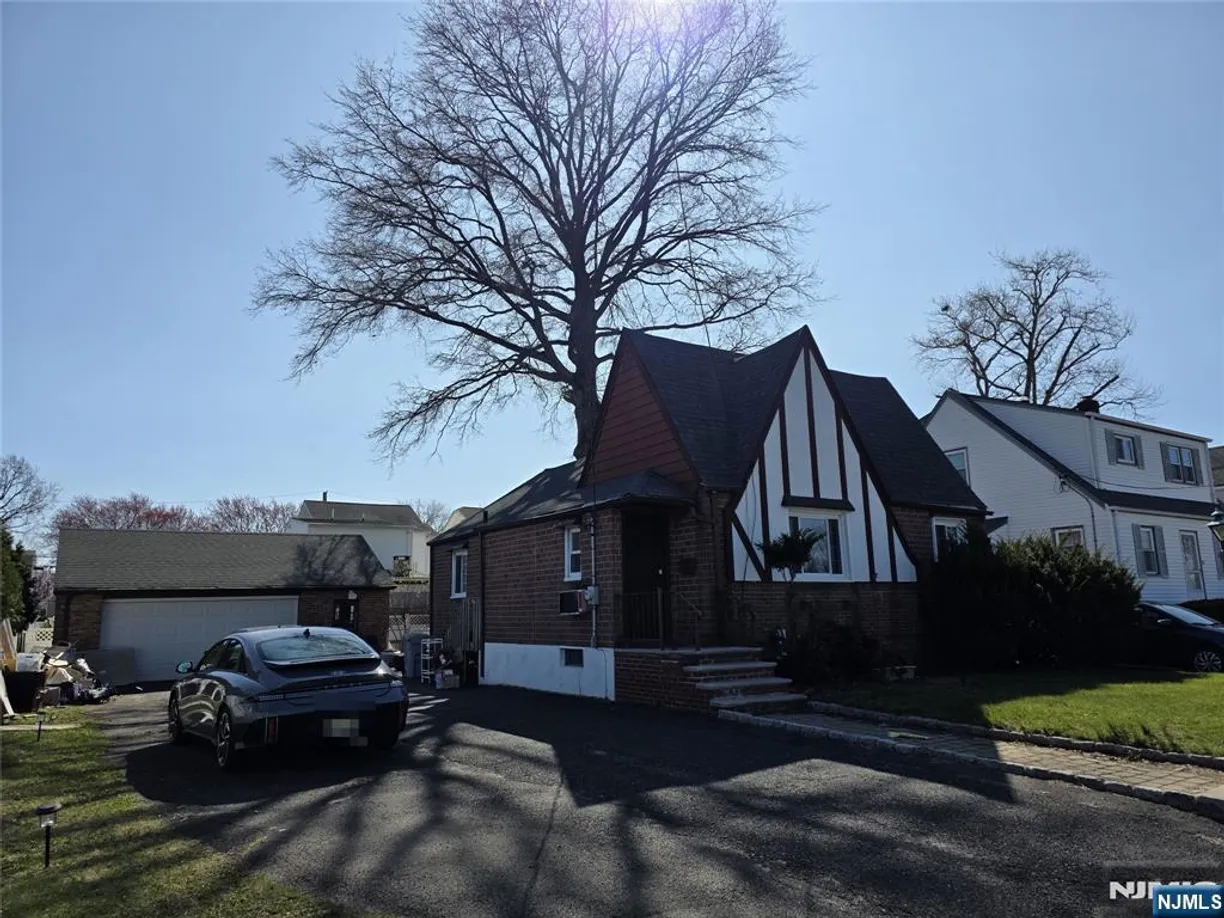 Bergen County Real Estate | View 7 Lakeview | 2 Beds, 1 Bath