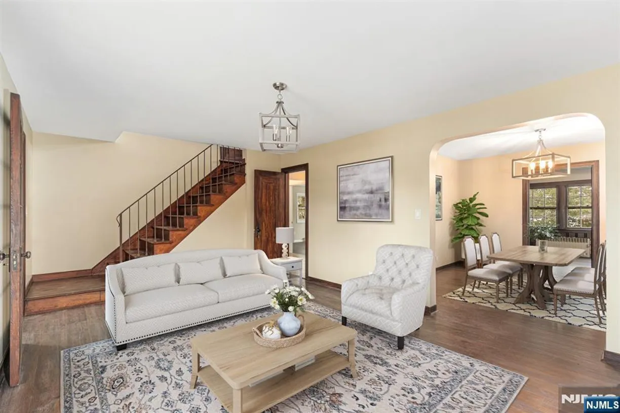Jersey City/Hoboken Real Estate | View 434 Elinor | 4 Beds, 1 Bath