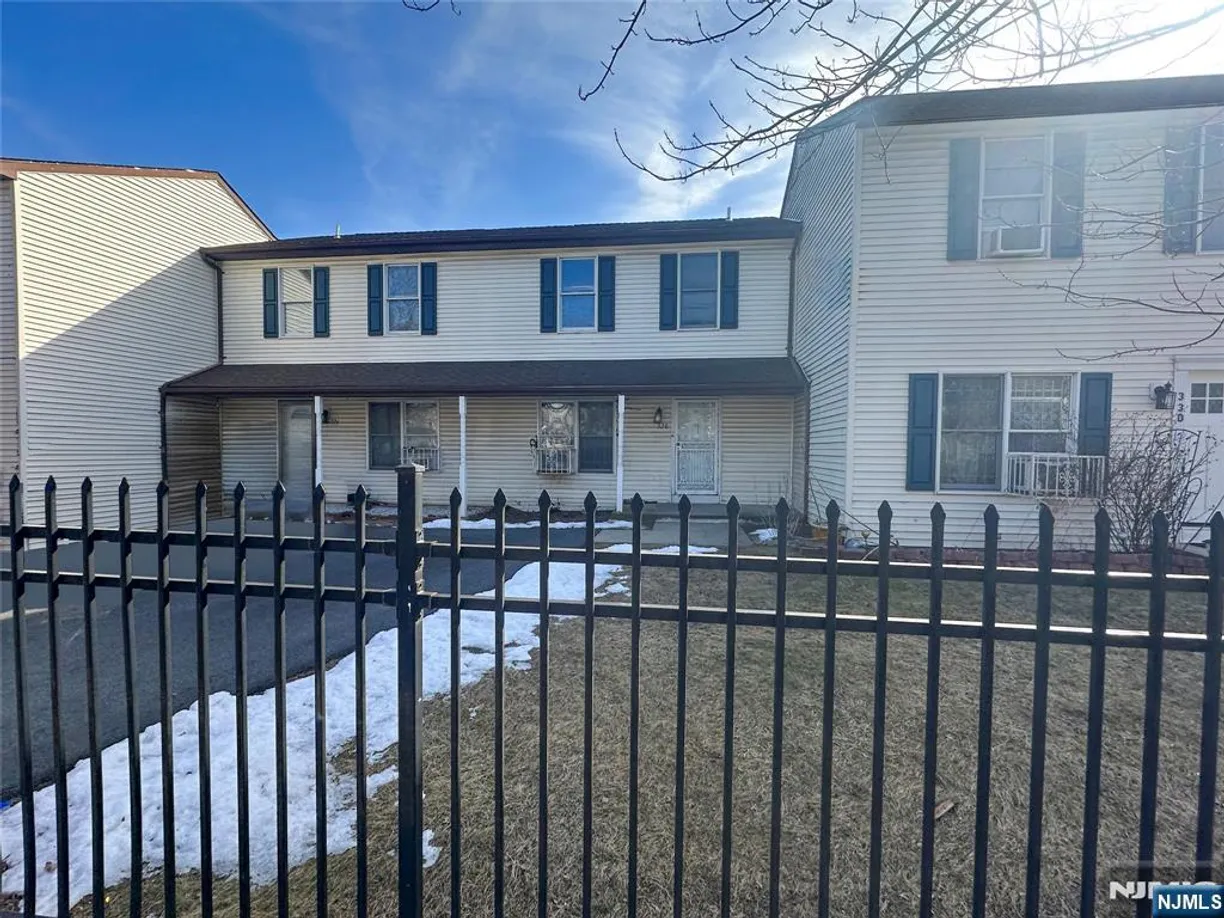 Jersey City/Hoboken Real Estate | View 328 Littleton, 1003 | 3 Beds, 1 Bath