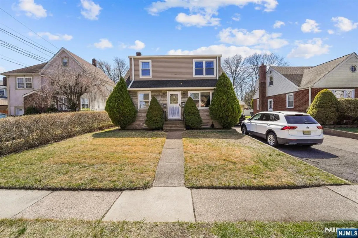 Bergen County Real Estate | View 90 Central, 1 | 2 Beds, 2 Baths