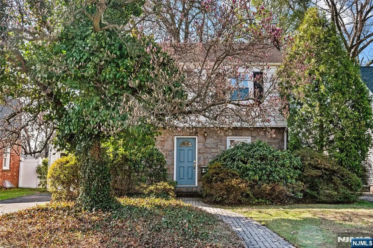 Bergen County Real Estate | View 165 Magnolia | 3 Beds, 1 Bath