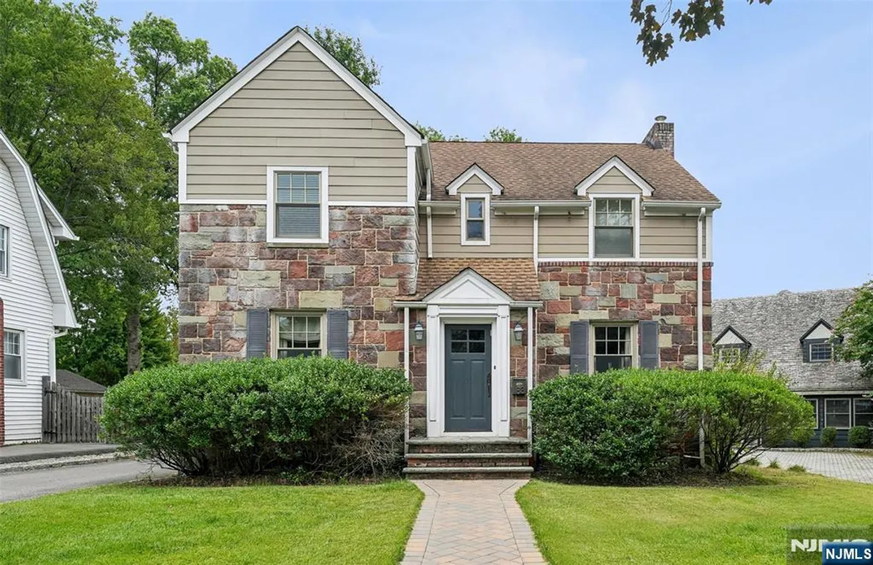 Jersey City/Hoboken Real Estate | View 83 Mountainview | Listing