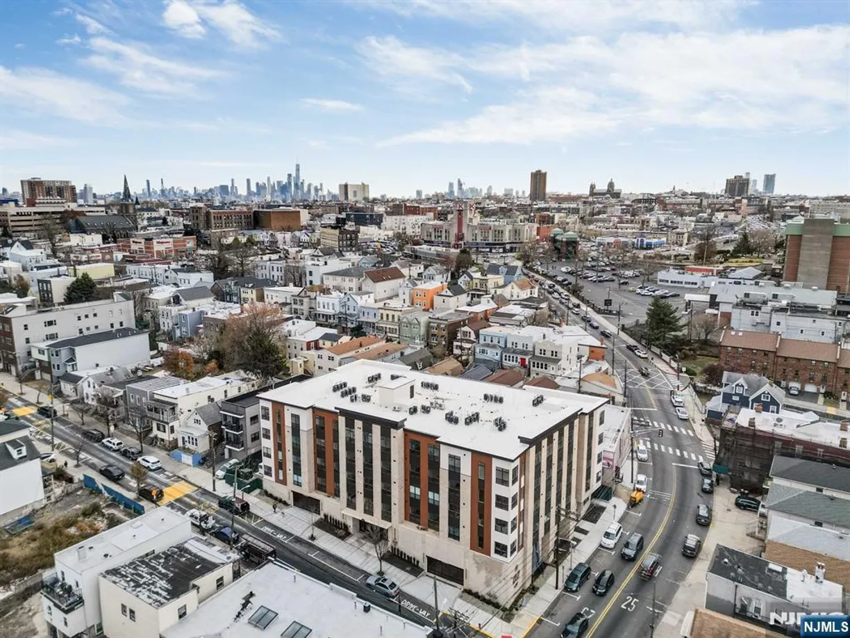 Jersey City/Hoboken Real Estate | View 649 38th, 212 | 2 Beds, 2 Baths