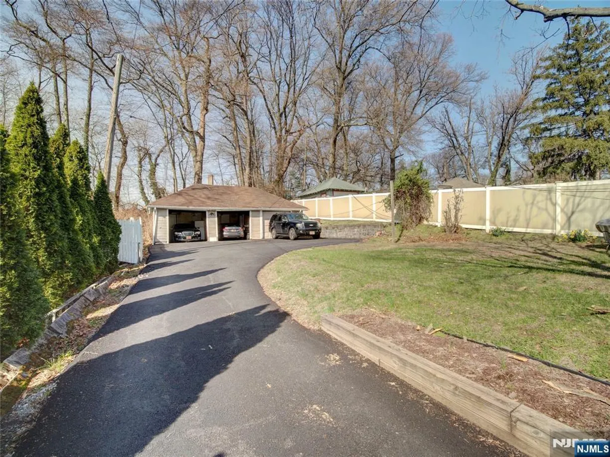 Jersey City/Hoboken Real Estate | View 27 Colonial | Listing