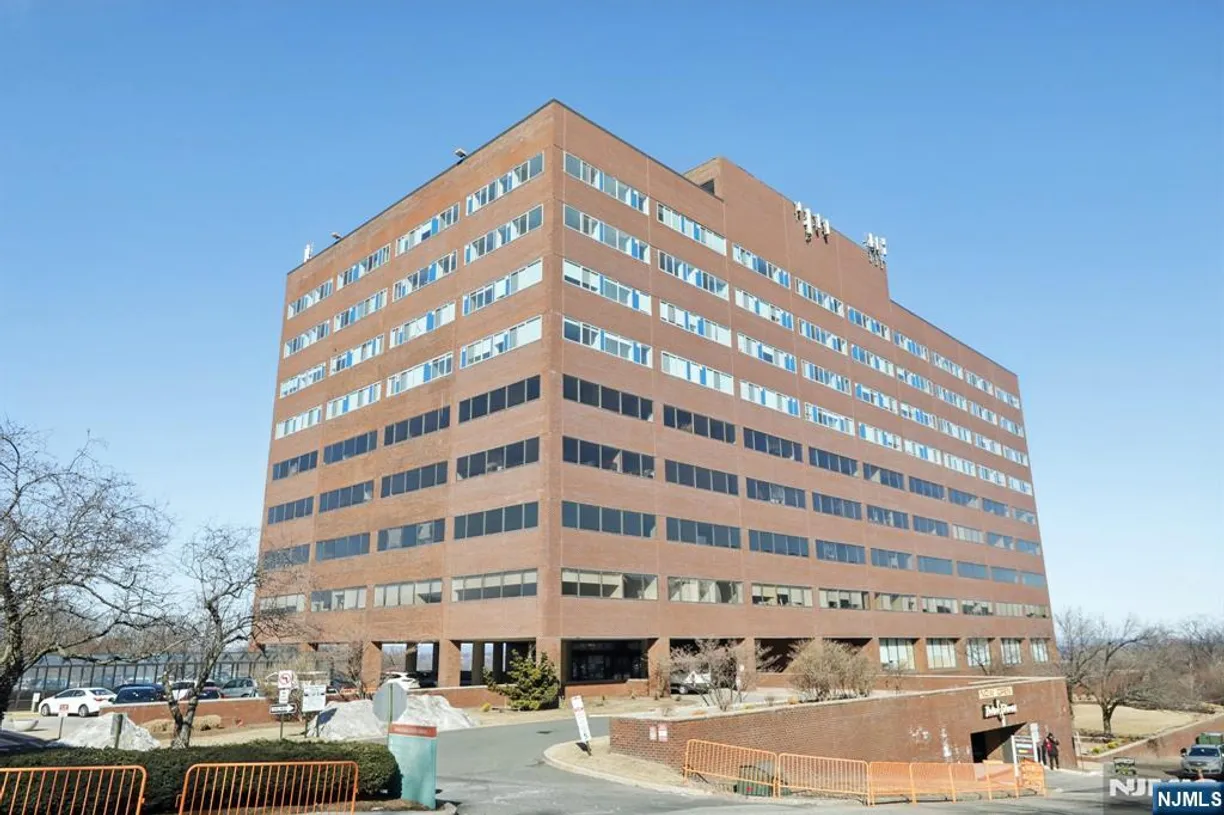 Bergen County Real Estate | View 2 Executive, 620 | 2 Beds, 2 Baths