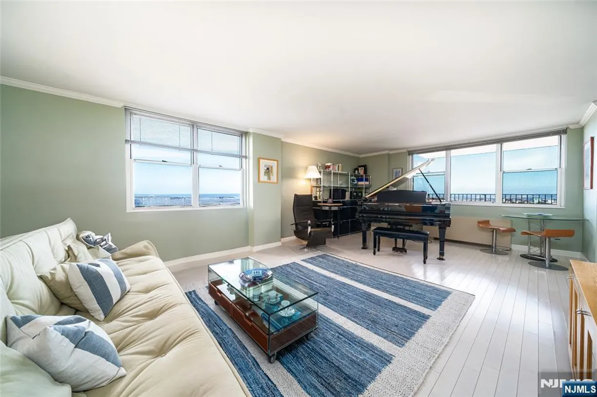 Jersey City/Hoboken Real Estate | View 6040 Boulevard East, 27H | 1 Bed, 1 Bath