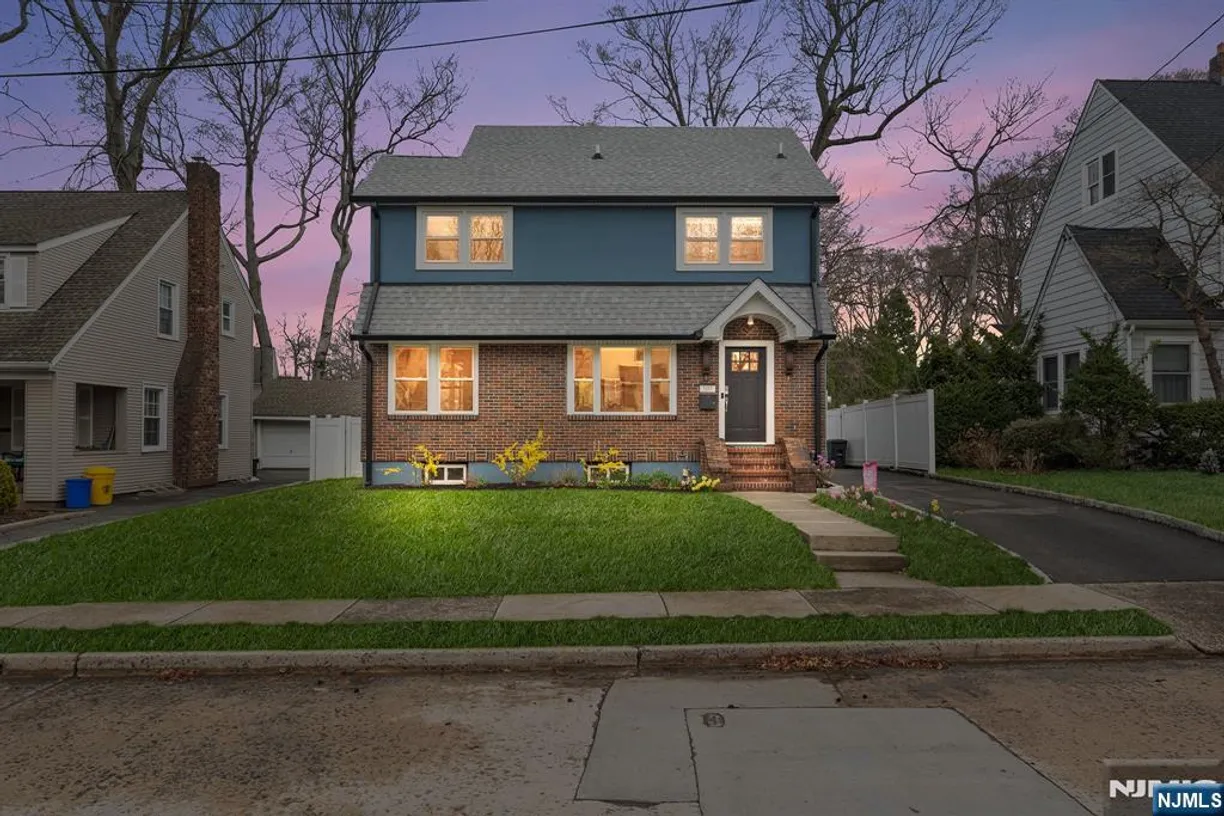 Bergen County Real Estate | View 507 Sagamore | 4 Beds, 3 Baths