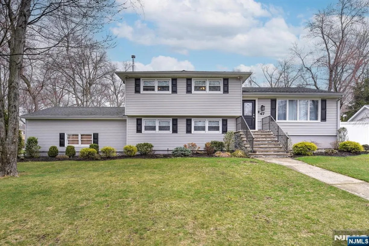 Jersey City/Hoboken Real Estate | View 47 Seneca | 3 Beds, 2 Baths