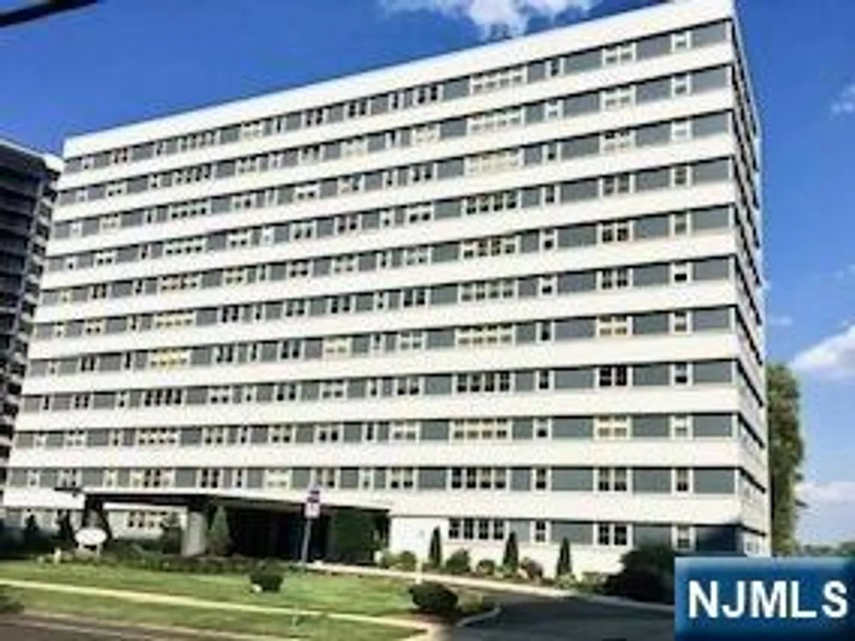 Bergen County Real Estate | View 280 Prospect, 5F | 1 Bed, 2 Baths