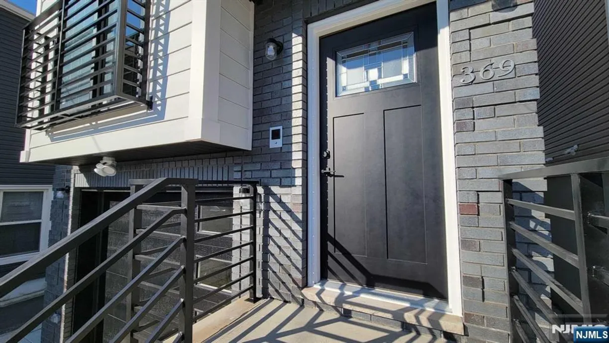 Jersey City/Hoboken Real Estate | View 369 Forest | Listing