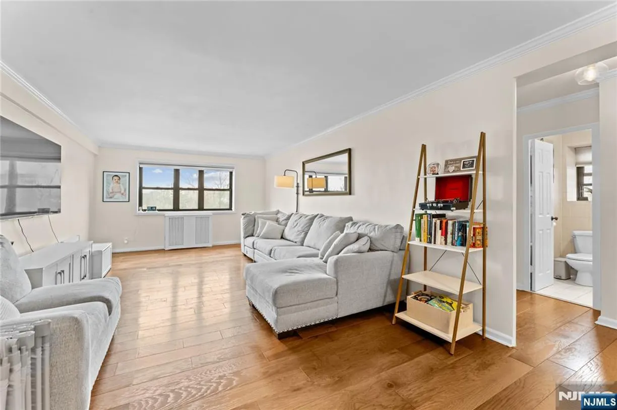 Bergen County Real Estate | View 208 Anderson, N5B | 2 Beds, 1 Bath
