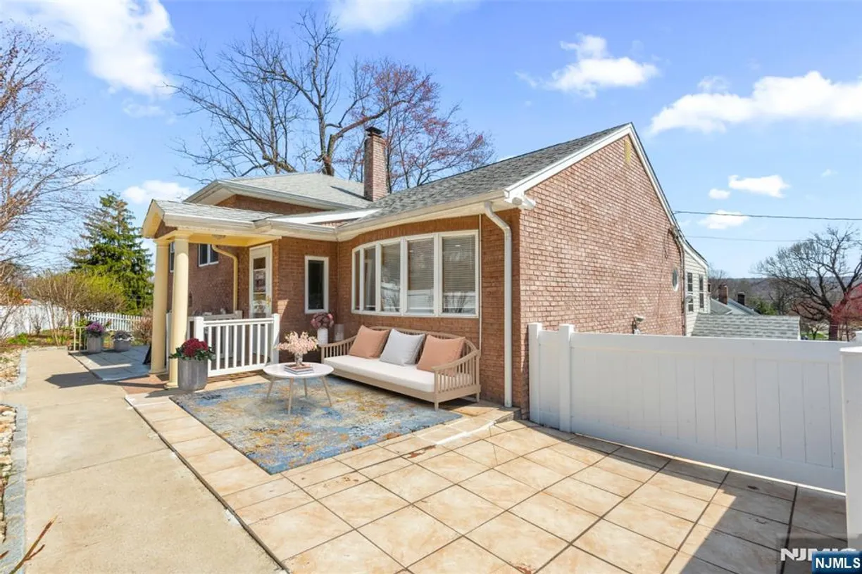Jersey City/Hoboken Real Estate | View 134 Cedar Grove | 3 Beds, 2 Baths