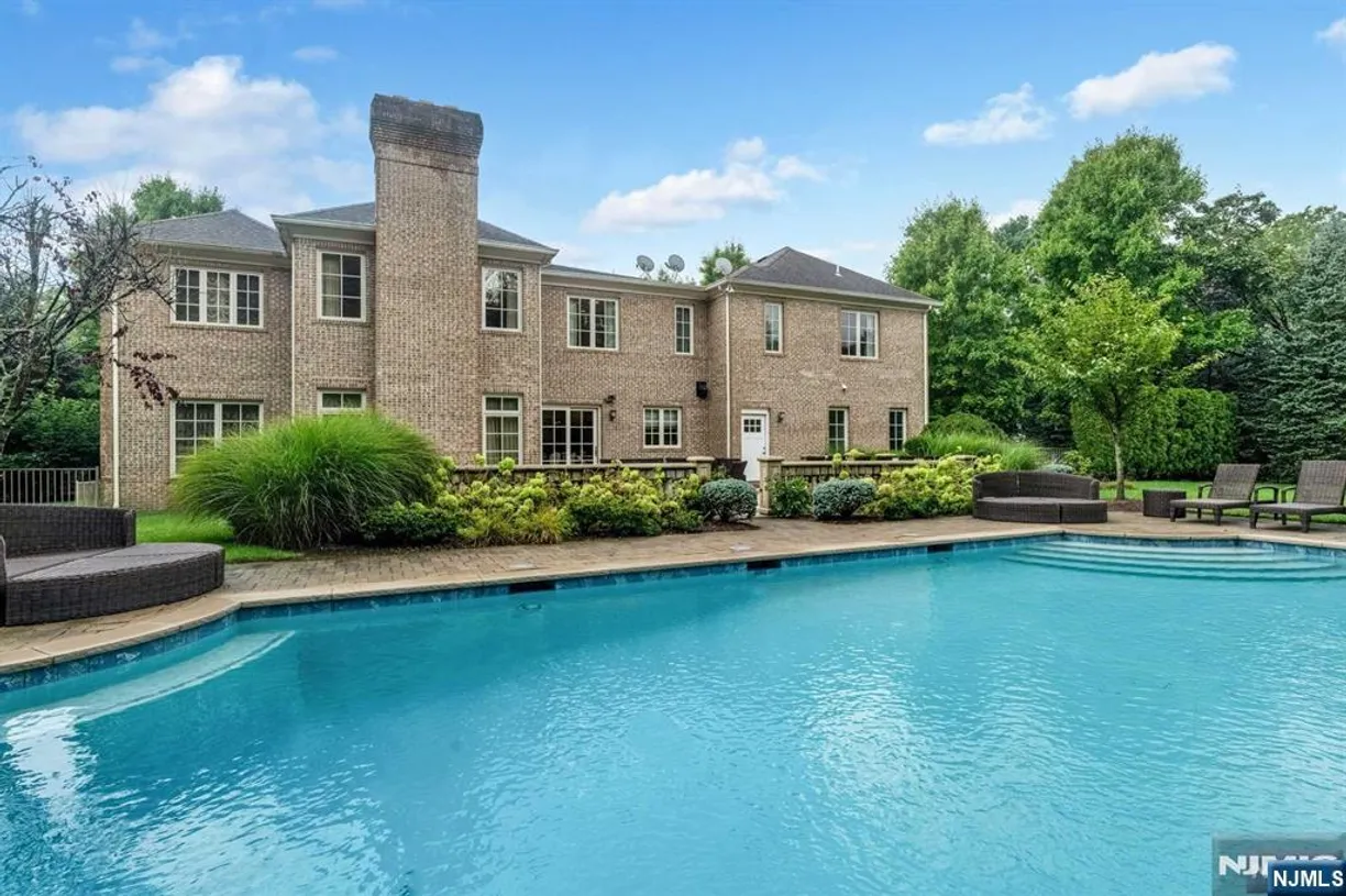 Bergen County Real Estate | View 4 Carol | 6 Beds, 5 Baths