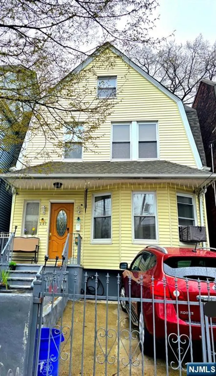 Jersey City/Hoboken Real Estate | View 207 11th | 3 Beds, 1 Bath