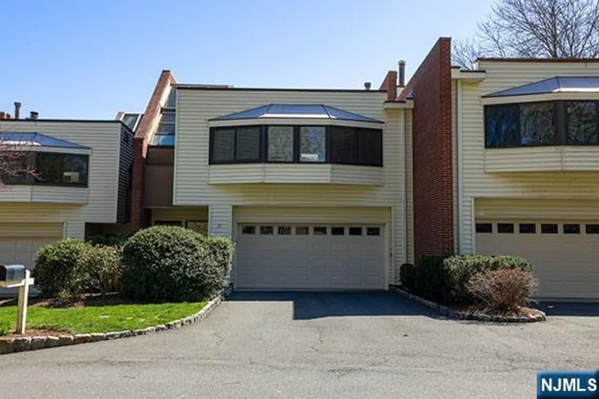 Bergen County Real Estate | View 37 Kira | 3 Beds, 2 Baths