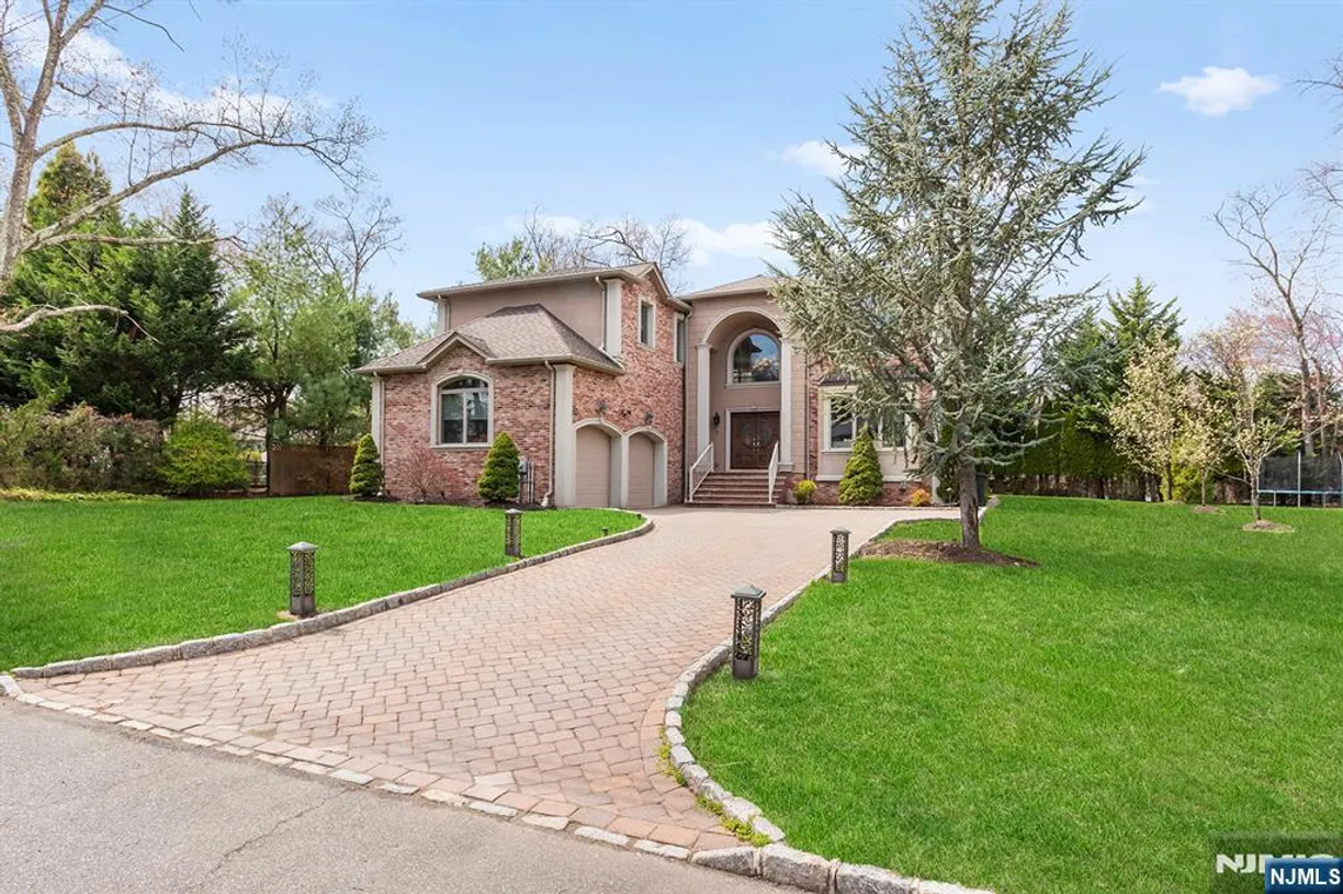 Bergen County Real Estate | View 20 Bearbrook | Listing