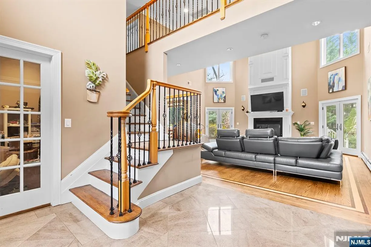 Bergen County Real Estate | View 20 Bearbrook | Listing
