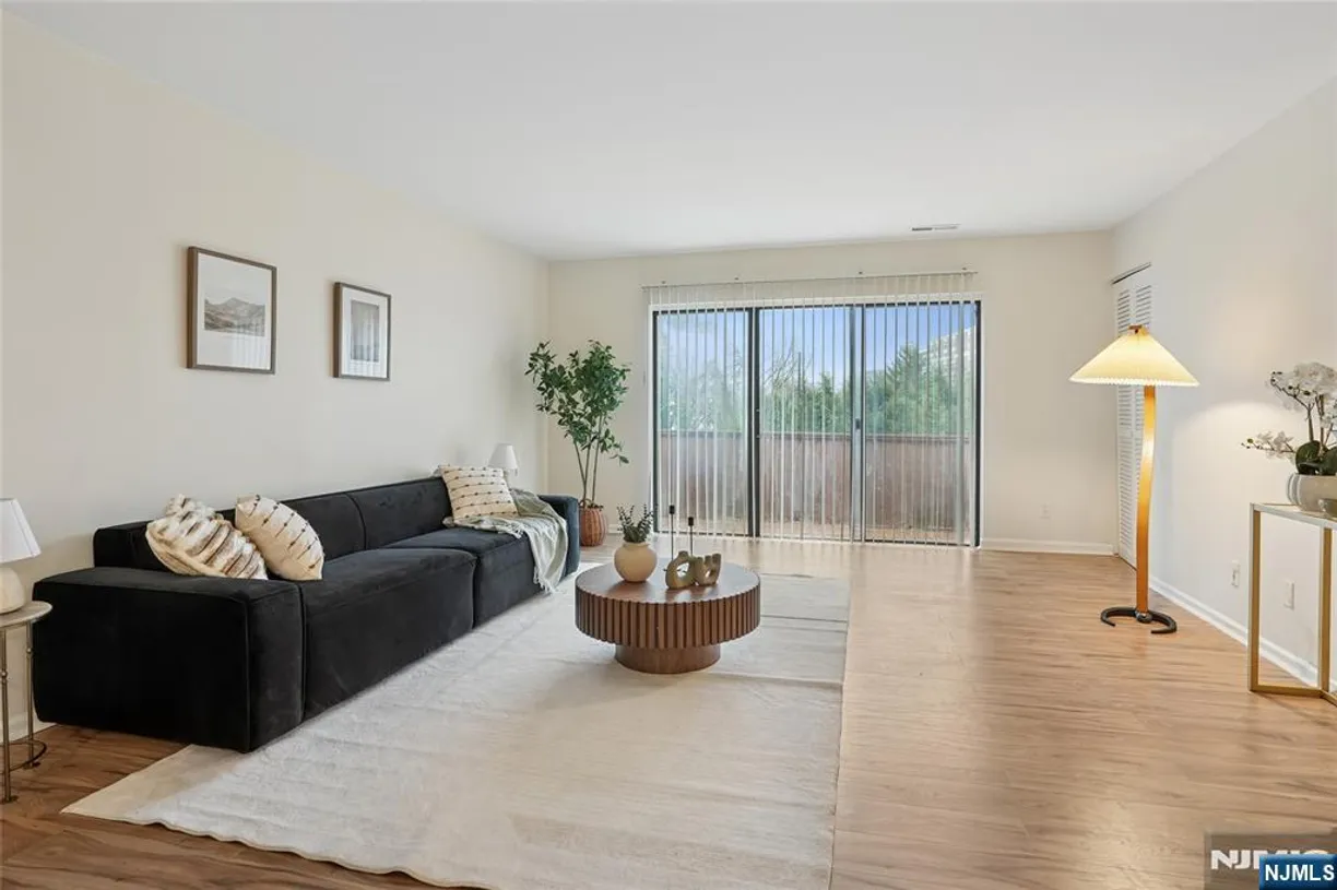 Jersey City/Hoboken Real Estate | View 971 Bloomfield | 1 Bed, 1 Bath